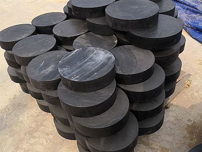 贵阳板式橡胶支座由若干层橡胶片与薄钢板经加压硫化